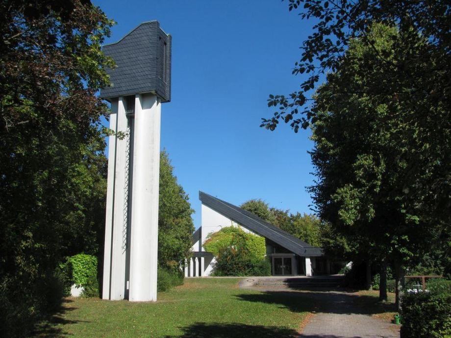 Aussegnungshalle Friedhof Rutesheim Aussegnungshalle Friedhof Rutesheim